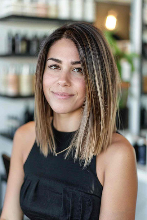 Woman with medium-length blunt haircut featuring a sleek finish. Clavicle Length Hair Straight, Mid Length Haircut For Thick Hair, Cuts For Thick Hair, Longbob Hair, Mid Length Haircut, Medium Hairstyle, Frankie Sandford, Haircut 2024, Thick Hair Cuts