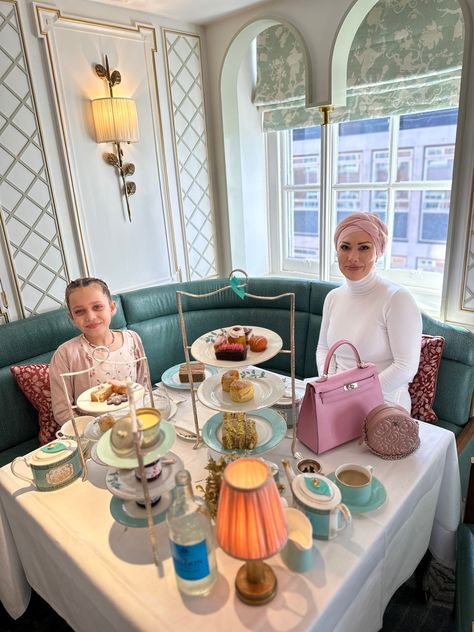 Fortnum & Mason afternoon tea in London with Kelly 25 😍😍😍 luxury lifestyle in London Afternoon Tea In London, Tea In London, Afternoon Tea London, Kelly 25, Rome Photo, Mason Bees, Dinner Wear, Fortnum Mason, Love Luxury