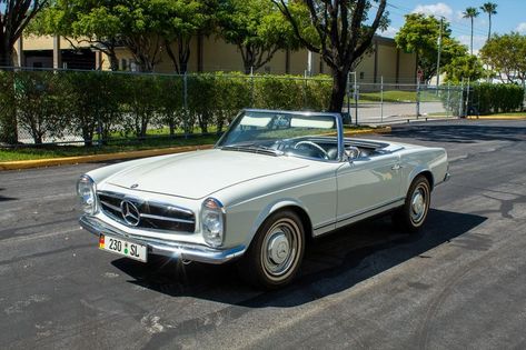 Mercedes Convertible, Mercedes Benz Slk, Car Website, Classic Mercedes, Mercedes Benz Classic, Collector Cars, Vintage Car, Classic Car, Vintage Cars