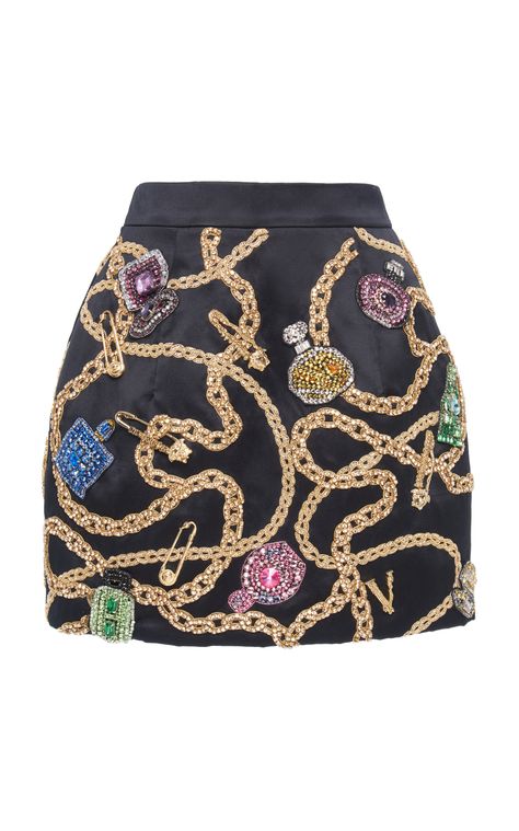 Versace Clothes Women, Black Silk Mini Skirt, Versace Clothes, Skelita Calaveras, Versace Skirt, Luxury Fashion Outfits, Glam Casual, Cover Dance, High Clothes