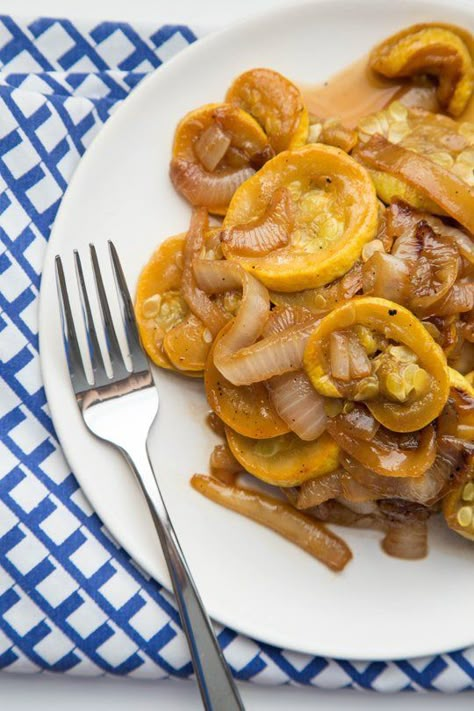 Recipe: Squash and Onions with Brown Sugar — Side Dish Recipes from The Kitchn Squash And Onions, Recipes Squash, Yellow Squash Recipes, Squash Vegetable, Recipes For Summer, Yellow Summer Squash, Amazing Desserts, Yellow Squash, Onion Recipes