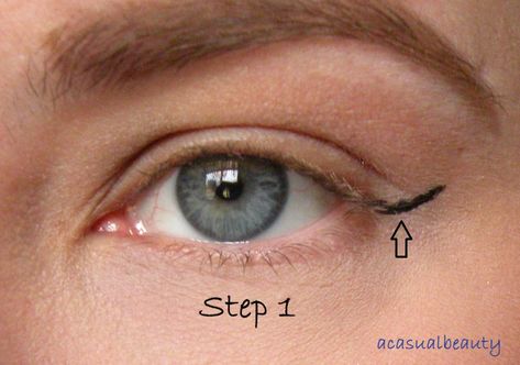 Winged Eyeliner Hooded Eyes, Winged Eyeliner For Hooded Eyes, Cat Eyeliner Tutorial, Hooded Eyes Tutorial, Makeup For Hooded Eyelids, Eye Makeup For Hooded Eyes, Eyeshadow For Hooded Eyes, Cat Eye Eyeliner, Easy Winged Eyeliner