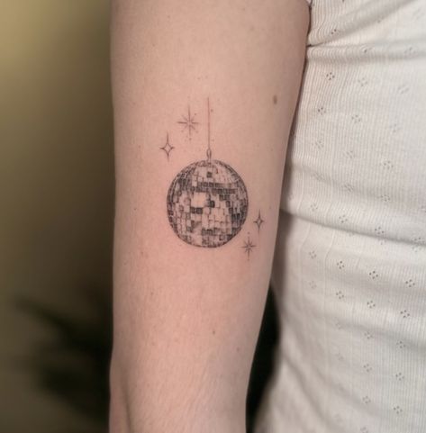 Right Where You Left Me Taylor Swift Tattoo, Mirrorball Tattoo Design, Mirrorball Tattoo Minimalist, Mirrorball Tattoo Taylor Swift, Mirror Ball Tattoo, Mirrorball Tattoo, Mosaic Tattoo, Behind Ear Tattoo Small, Disco Ball Tattoo