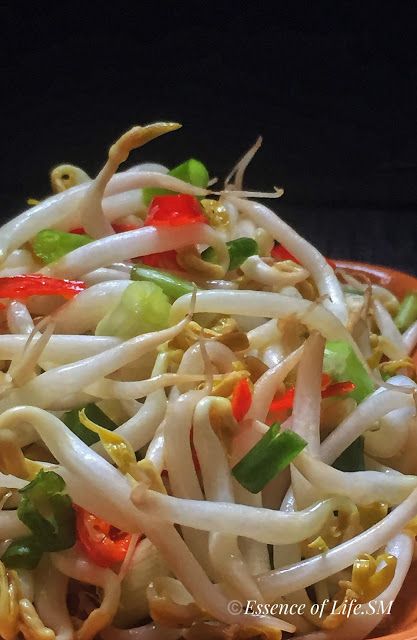 Shrimp And Bean Sprouts Stir Fry, Soybean Sprouts Recipe, Bean Sprout Recipes Stir Fry, Indonesia Dishes, Taugeh Goreng, Donair Recipe, Stir Fry Bean Sprouts, Chinese Ribs, Bean Sprout Recipes