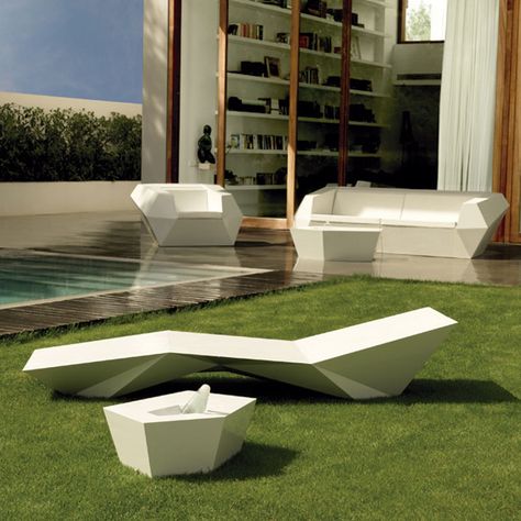 https://www.vondom.com/imagenes/ambientes/54009/EN Pool Lounge Chairs, Chaise Lounger, Futuristic Furniture, Backyard Entertaining, Modul Sofa, Pool Lounge, W Hotel, Modern Outdoor Furniture, Luxury Pool