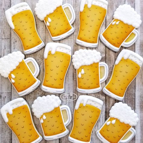 More beer cookies for a beer lover's birthday! Cause who doesn't love beer AND cookies! Happy birthday Mike! Cheers! #decoratedcookies… Mug Sugar Cookie, 21st Birthday Cupcakes, Happy Birthday Mike, Beer Cookies, Wedding Shower Cookies, St Patrick's Day Cookies, Royal Iced Cookies, Cookies Sugar, Sugar Cookie Royal Icing