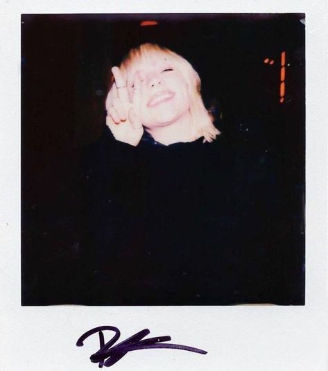 Billie Eilish Polaroid, Billie And Finneas, Indie Singers, Jordan Photos, Billie Eilish Vídeos, Evil Twin, Polaroid Pictures, Polaroid Photos, Picture Collage