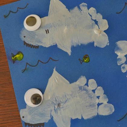 shark footprints Paper Bowl Jellyfish, Shark Crafts For Kids, Shark Crafts, Ocean Theme Crafts, Shark Craft, Paper Bowl, Paper Bowls, Crafts Paper, Class Projects