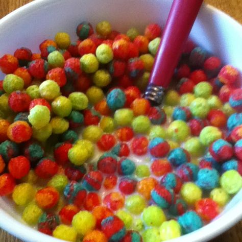 Trix cereal. Cereal Nostalgia, Nostalgic Snacks, Cereal Aesthetic, Nostalgic Food, Trix Cereal, 2010s Nostalgia, Nostalgic Pictures, Nostalgia Core, Nostalgia Aesthetic