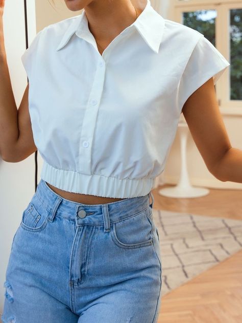 Crop Shirts For Women, Outfits Con Jeans, Ladies Tops Blouses, Fashion Top Outfits, Trendy Dress Outfits, Fashion Tops Blouse, Crop Top Outfits, Couture Tops, Fashion Attire