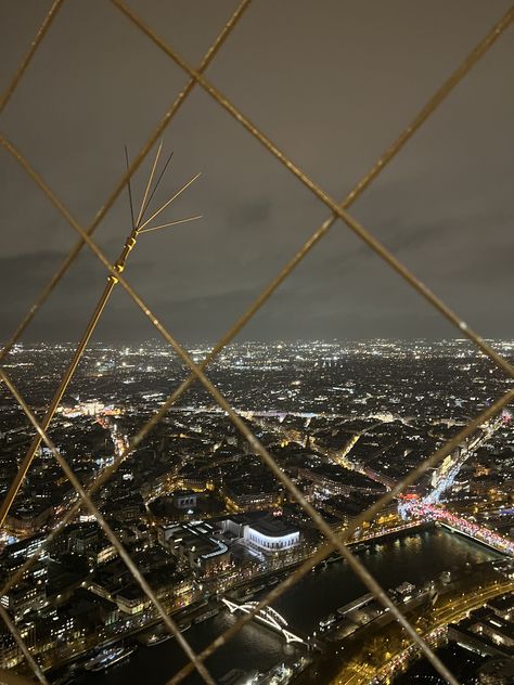 Restaurant With Eiffel Tower View, View From Eiffel Tower, Eiffel Tower Window View, View From Eiffel Tower Top, Top Of The Eiffel Tower, Paris Tower, Paris View, Eiffel Tower Night View, Eiffel Tower Street View