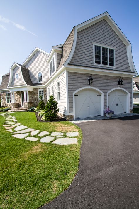 Bluestone Grass Walkway, Bluestone Walkway To Front Door, Flag Stone Walkway, Paver Stone Walkway, Bluestone Walkway, Flag Stone, Bluestone Pavers, Flagstone Walkway, Walkway Ideas