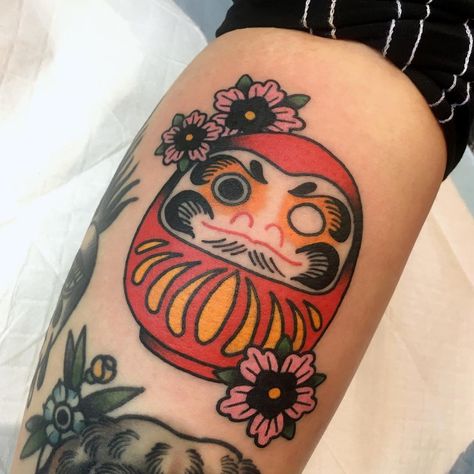 🍄COURTNEY🍄 on Instagram: “Daruma doll for Dani! This is something really different for me but I loved doing it! ❤️👹❤️ I'd be really interested in doing more Japanese…” Daruma Doll Tattoo, Tattoo Black And Grey, Yakuza Tattoo, Doll Tattoo, Daruma Doll, London Tattoo, Irezumi Tattoos, Traditional Japanese Tattoos, Body Suit Tattoo