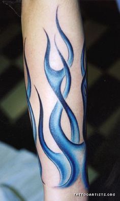 Blue Flame Tattoo, Tattoos On Shoulder, Fire Tattoos, Stile Pin Up, Historical Tattoos, Flame Tattoo, Flame Tattoos, Fire Tattoo, Blue Flame