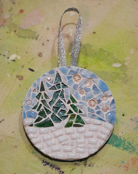 Mosaic Christmas Ornaments, Mosaic Ornaments, Mosaic Christmas, Christmas Mosaics, Mosaic Art Projects, Mosaic Tile Art, Glass Mosaic Art, Mosaic Artwork, Mosaic Design