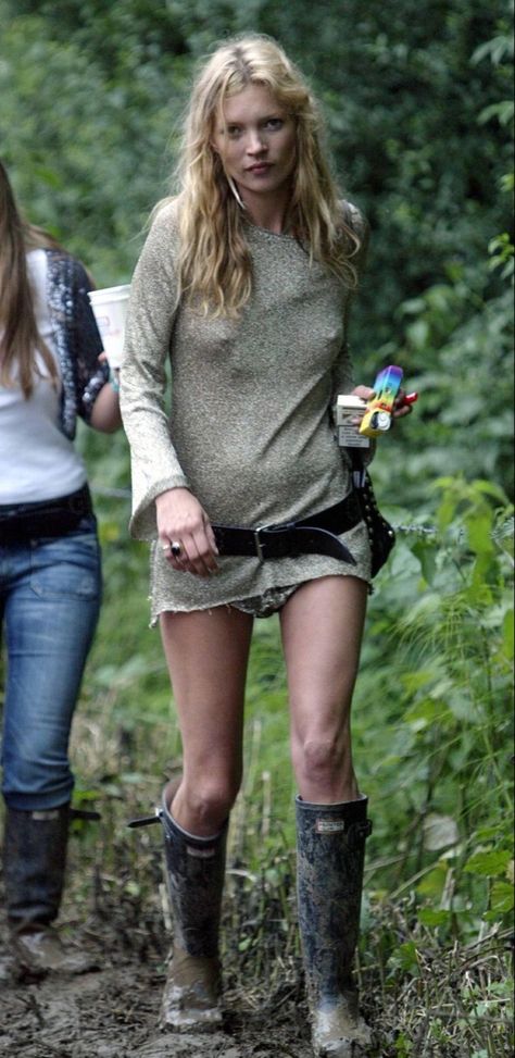 Kate Moss Outfit, Kate Moss Style, Carolyn Murphy, Models Off Duty, Panama City, Kate Moss, Mode Inspiration, Fashion Killa, In The Woods