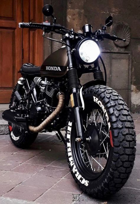 ¿Quieres estrenar una moto ahora? Mira los descuentos que he encontrado para tener mi primera motocicleta y aprovechar este #hotsale #hotsale2021 Honda Cafe Racer, Motos Bobber, Cafe Racer Moto, Honda Scrambler, Moto Scrambler, Honda 125, Tipografi 3d, Мотоциклы Cafe Racers, Bobber Bikes