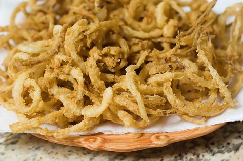 Onion Strings Recipe, Jess Pryles, Onion Strings, French Fried Onions, Crispy Onions, Bay House, Corn Dogs, The Pioneer Woman, Fried Onions