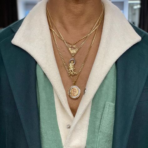 Gold Accessories Men, Gold Chain Stack, Men With Chains, Suits With Chains Men, Jewelry Men Aesthetic, Gold Chain Aesthetic Men, Gold Jewelry Aesthetic Black Man, Gold Chain Link Jewelry For Streetwear, Gold Metal Necklaces For Streetwear