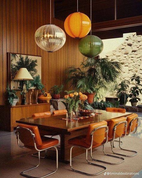 60s Interior, 70s Interior Design, Sofa Art, 70s House, 70s Interior, Retro Interior Design, Living Vintage, Mid Century Modern Interiors, Retro Interior