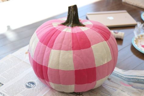 Dimples and Tangles: GINGHAM PAINTED PUMPKIN TUTORIAL || PAINTED PUMPKIN TIPS AND DESIGN IDEAS No Carve Pumpkin Decorating, Hand Painted Pumpkin, Fake Pumpkins, Pumpkin Painting Ideas, Painted Pumpkin, Gold Pumpkins, Creative Pumpkins, Pumpkin Flower, Faux Pumpkins