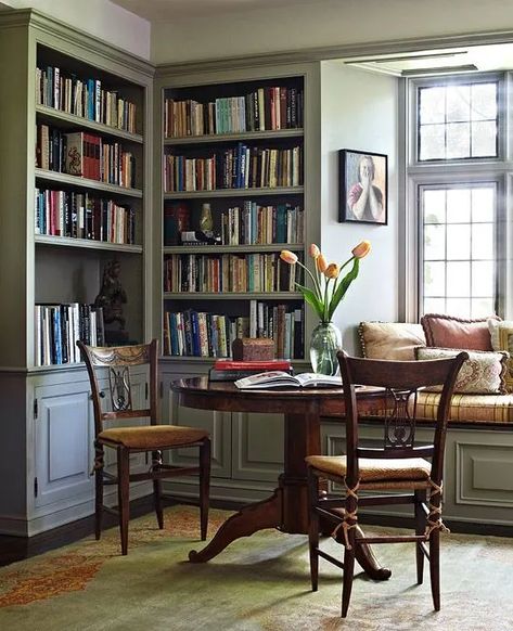 15 Small Home Libraries That Make a Big Impact Small Home Libraries, Home Library Design Ideas, Cozy Home Library, Home Library Rooms, Room Library, Home Library Design, Home Libraries, Trendy Home, Home Library