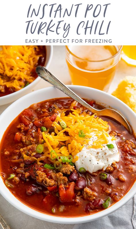 Instant Pot Turkey Chili, Ground Turkey Chili Recipe, Turkey Chili Recipe Easy, Easy Turkey Chili, Turkey Chilli, Ground Turkey Chili, Instant Pot Turkey, Fall Tailgating, Turkey Chili Healthy