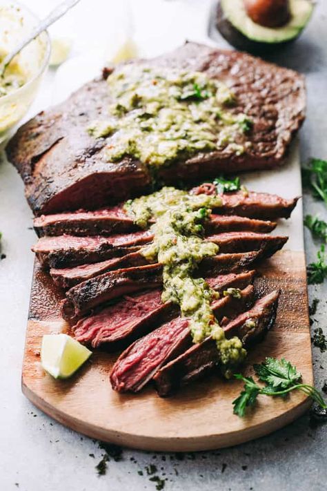 Grilled Flank Steak with Avocado Chimichurri Sauce - deliciously juicy grilled flank steak served with a blend of avocado chimichurri sauce! #grilledflanksteak #grilledflanksteakrecipe #flanksteak #grilledsteak #grilledsteakrecipe #howtogrillsteak #avocadosauce Flank Steak With Chimichurri, Easy Steak Dinner, Avocado Chimichurri, Flank Steak Chimichurri, Flank Steak Recipe, Steak With Chimichurri, Steak With Chimichurri Sauce, Bbq Summer, Flank Steak Recipes