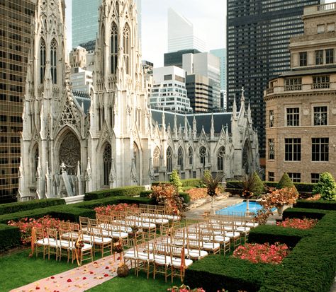 Rooftop Wedding Reception, Manhattan Wedding Venues, New York Rooftop, Chic Wedding Venues, Rooftop Wedding Venue, Ny Wedding Venues, City Wedding Venues, Nyc Wedding Venues, New York Wedding Venues