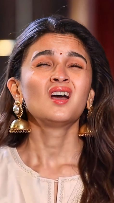 Face Collage, Alia Bhatt Photoshoot, Jannat Zubair, Dirty Jokes Funny, Janhvi Kapoor, Actress Without Makeup, Actress Images, Anushka Sharma, Kiara Advani