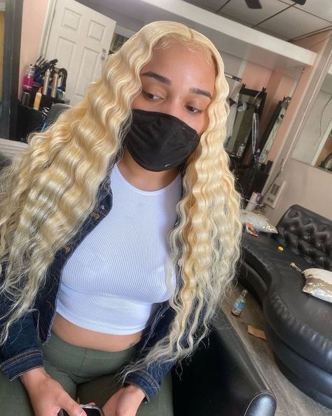 613 Frontal Wig, Honey Blonde Lace Front Wigs, Blonde Lace Wig, Middle Part Hairstyles, Frontal Wig Hairstyles, Crimped Hair, Blonde Lace Front Wigs, Barbie Hair, Queen Hair