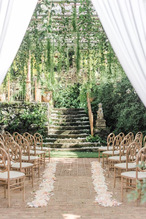 Luxurious European-inspired garden wedding in Hawaii - flowers by Teresa Sena Design - Read More: https://www.stylemepretty.com/vault/image/6881314 Haiku Mill, Wedding Venues Hawaii, Mill Wedding, Ceremony Design, Maui Wedding, Destination Wedding Locations, Luxury Wedding Venues, Ceremony Inspiration, Hawaiian Wedding