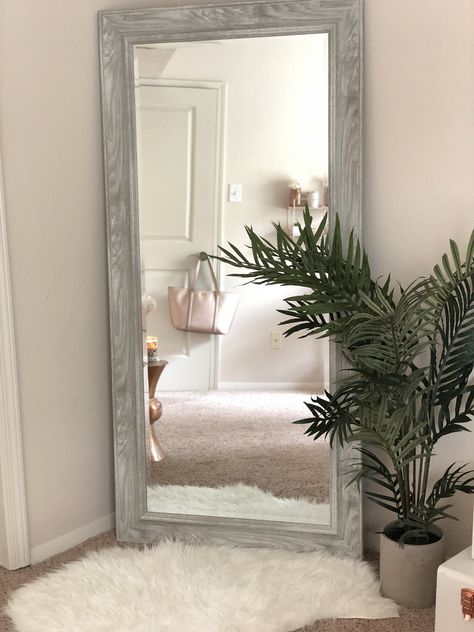 Floor Mirror Living Room, Big Mirror In Bedroom, Full Length Mirror In Bedroom, Furniture Accents, Mirror Decor Living Room, Mirror Wall Bedroom, Deco Studio, Bedroom Corner, Leaner Mirror