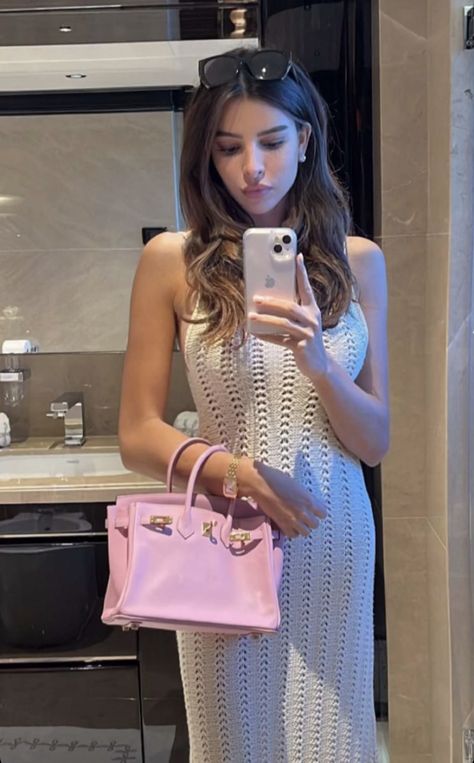 Feminin Fashion, Pink Fashion Aesthetic, Luxury Mindset, Warm Home Aesthetic, Chanel Bag Outfit, Girly Fits, Miss Perfect, Birkin Handbags, Aesthetic Luxury