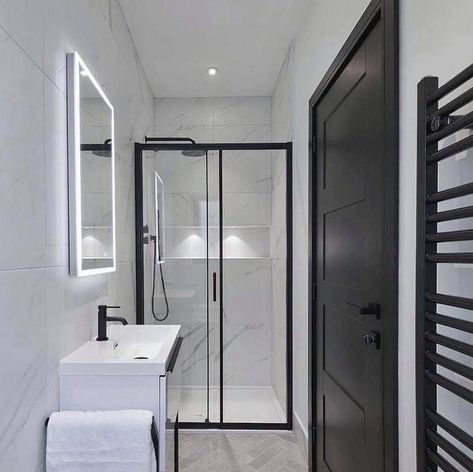 Narrow Shower Room, Narrow Bathroom Layout, Small Narrow Bathroom, Small Ensuite Bathroom, Narrow Bathroom Designs, Home Decor Ideas Bedroom, Main Bathroom Ideas, Ensuite Shower Room, Small Bathroom Layout