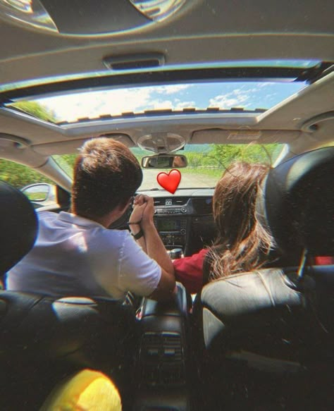 Summer Love Couples, Truck Poses, Couple Film Photography, Truck Couple, Cute Couples Photo, Ford Bronco Truck, Cinematic Couple, Bronco Truck, Country Couple