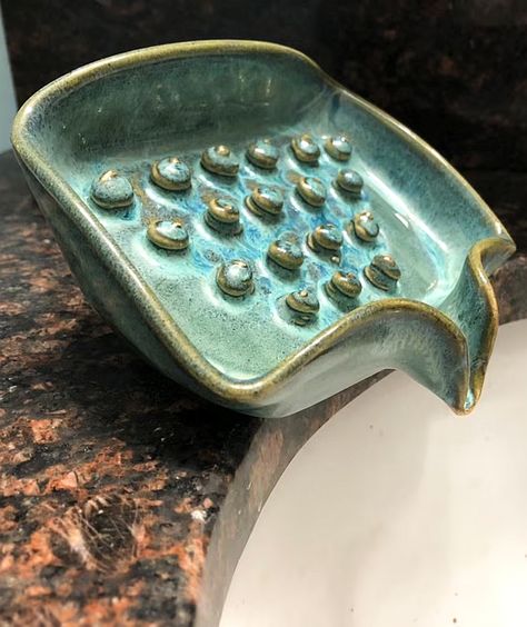 This functional, stylish self draining soap dish is designed to drain soap scum right into your sink or tub. Draining Soap Dish, Beginner Pottery, Green Soap, Wheel Thrown Ceramics, Cerámica Ideas, Ceramic Soap Dish, Pottery Handbuilding, Keramik Design, Slab Pottery