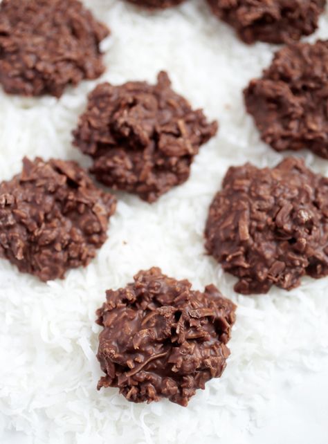 Ghirardelli Recipes, Coconut Clusters, Chocolate Coconut Cookies, Chocolate Clusters, Low Carb Snack, Ghirardelli Chocolate, Coconut Cookies, Gourmet Chocolate, Creamy Chocolate