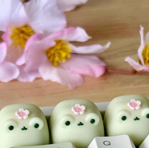 @lavenderbeecaps 3d Print Keycap, Custom Key Caps, Cute Key Caps, Polymer Keycaps, Polymer Clay Keycaps, Kawaii Keycaps, Clay Keycaps, Cute Keycaps, Keyboard Caps