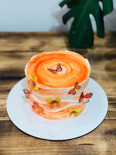 #butterfly #butterflycake #cake #cakeideas Orange Butterfly Cake, Sunset Cake Design, Orange Cake Design, Sunset Cake, Orange Birthday Cake, Cake Pop Recipe Easy, Brooklyn Food, Cake Yellow, Dream Birthday