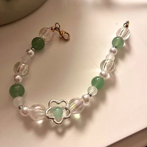 7 3/4 Inches, Adjustable Length, Nwot, Handmade Open To Offers! Green Bracelet Aesthetic, Green Cottagecore Aesthetic, Green Cottagecore, Aesthetic Bracelet, Colorful Bead Bracelets, Gelang Manik-manik, Green Beaded Bracelets, Beads Craft Jewelry, Diy Jewelry Unique