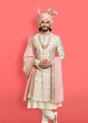 Sharewani For Men Wedding Indian Groom, Pastel Sherwani For Groom, Cream Sherwani Grooms, Varraja Pose, Serwani Pose, Wedding Outfit For Groom Indian, Sherwani Photography, Dulha Sherwani Wedding For Men, Groom Outfit Wedding Indian