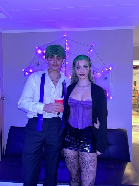 Batman And Joker Couple Costumes, Joker Couple Costume, Halloween Casal, Matching Family Halloween Costumes, Halloween Rave Outfits, Joker Outfit, Joker Halloween Costume, Easy College Halloween Costumes, Joker Halloween