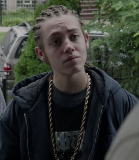 Carl Gallagher Young, Carl Gallagher Braids, Carl Gallagher Icon, White Boy Carl, Shameless Series, Carl Shameless, Shameless Characters, Carl Gallagher, Cute Spanish Quotes