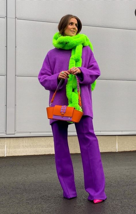 Green And Purple Outfit, Purple Monochromatic, Neon Green Outfits, Night Outfits Winter, Purple Color Block, Green Outfits, Color Outfits, Spring Palette, Color Blocking Outfits