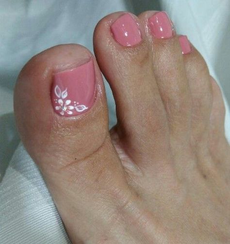 Pink Floral Pedicure, Pedicure Flowers Toenails, Flower Design Pedicure, Pink Toes With Flower Design, Hawaiian Pedicure Ideas, Pink Toenails With Design, Floral Pedicure Designs, Toe Flower Designs, French Tip Toes With Flower Design