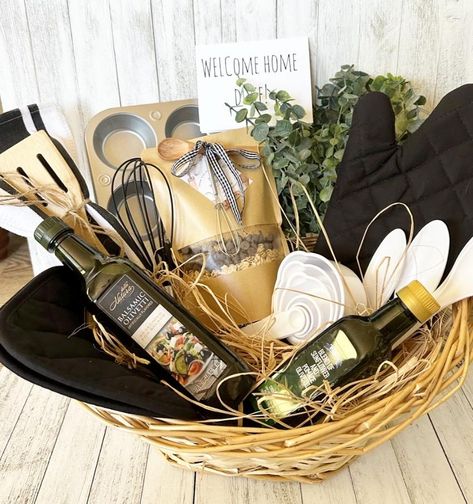 The perfect house warming & kitchen gift that comes with a custom card which includes personalized name and message!  These gift boxes are great for just about any occasion or holiday! All baskets will include a 16 oz. Cookie mix, whisks, spatulas, oven glove, kitchen towel, pot holders, oil, balsamic vinegar, cupcake pan, decorative false plant, measuring cups and personalized card with your message. These baskets come in a variation of different sizes and colors may vary from listing pictures.  Each basket option will also come with a personalized card with name on the front and message that you can personalize with your very own. Send us a message for customizing your order. Thank you for choosing Honey Bee Sweeet! Home Warming Basket, Baking Basket Ideas, Italian Gift Basket Ideas, Housewarming Basket Ideas, House Warming Basket, Unique Gift Basket Ideas, Kitchen Gift Baskets, Housewarming Gift Basket, Auction Basket