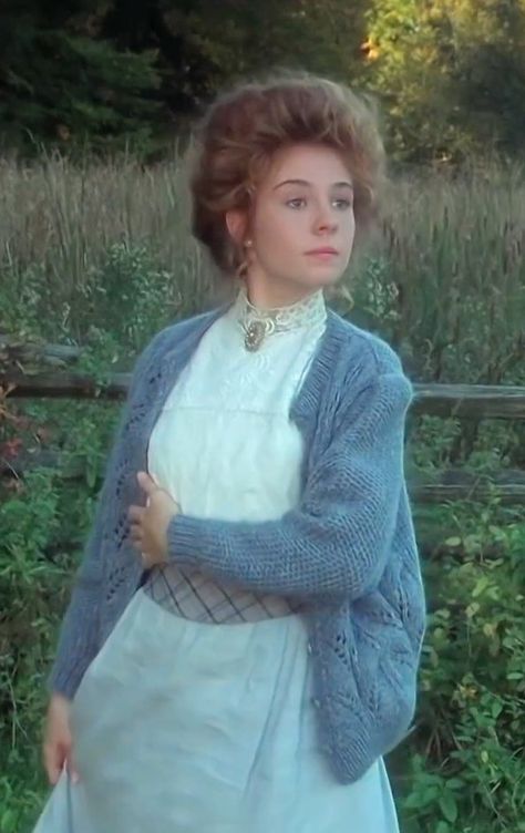 Anne Of Green Gables Aesthetic Clothes, 1800s Clothes, Anne Of Green Gables 1985, Jonathan Crombie, Grunge Y2k Aesthetic, Edwardian Gowns, Pretty Costume, Victorian Hairstyles, Cowgirl Aesthetic