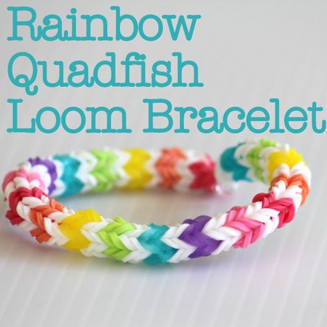 Rainbow Quadfish Loom Bracelet - love the colour sin this one! Includes link to tutorial #kids #rainbowloom #loom #rainbow #bracelet Rainbow Loom Keychain, Rainbow Loom Easy, Rainbow Braces, Easy Bracelet Patterns, Rainbow Loom Fishtail, Wonder Loom, Loom Band Patterns, Loom Bands Tutorial, Rainbow Loom Tutorials