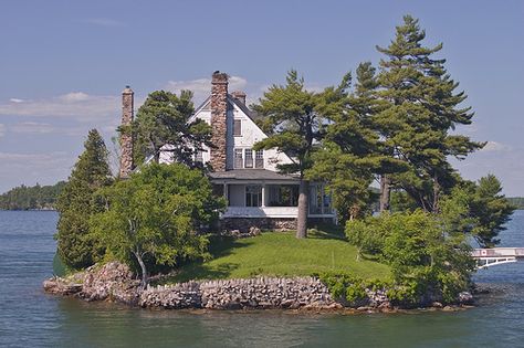 House in the 1000 Islands Mom and day's retirement home Secluded House, Isolated House, Isolated Island, Thousand Islands, Lake Living, Island House, Lake Cabins, Island Living, Cabins And Cottages